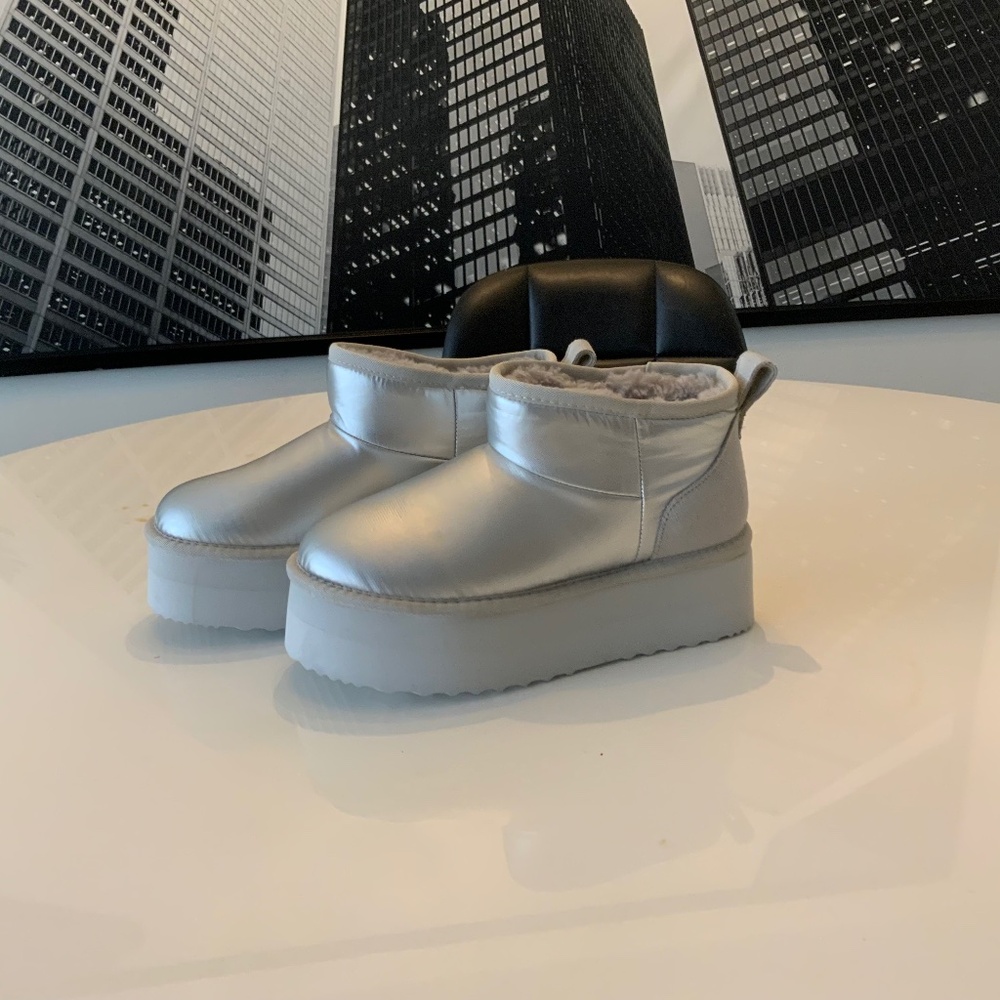 Dream Pairs Silver Platform Ankle Boots | Faux Fur Lined